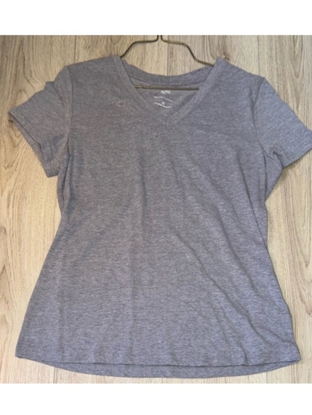Everlast Women’s Heather Gray V-Neck Short Sleeve Tee shirt top